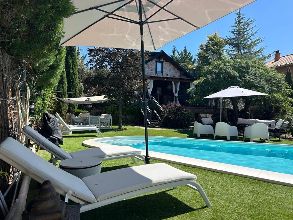 Villa La Amapola Valdemorillo Esterno foto